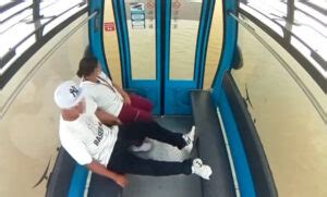 Pareja que apareció en video sexual en la Aerovía。